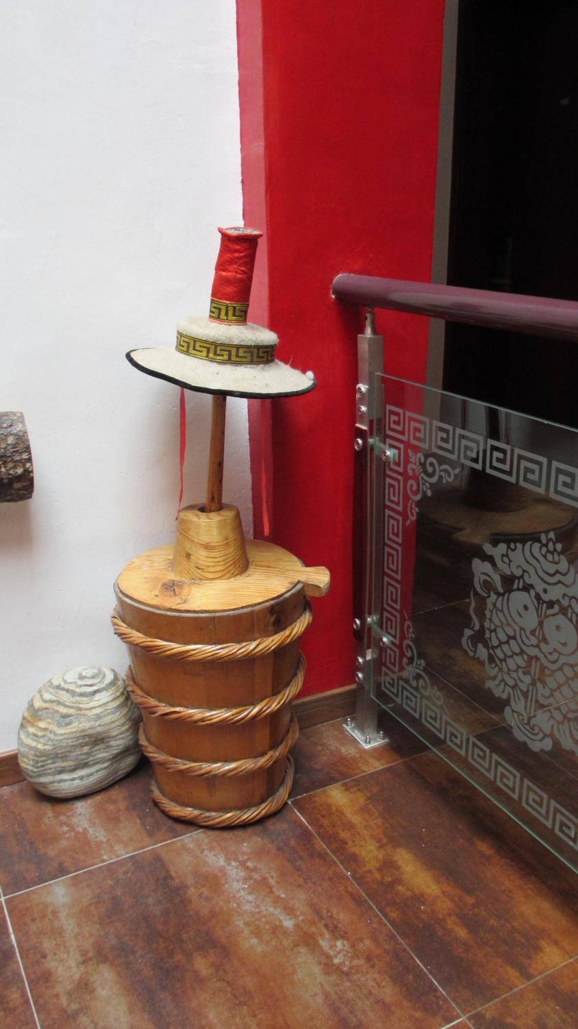 Nirvana Hotel, Restaurant & Bar Xiahe Extérieur photo