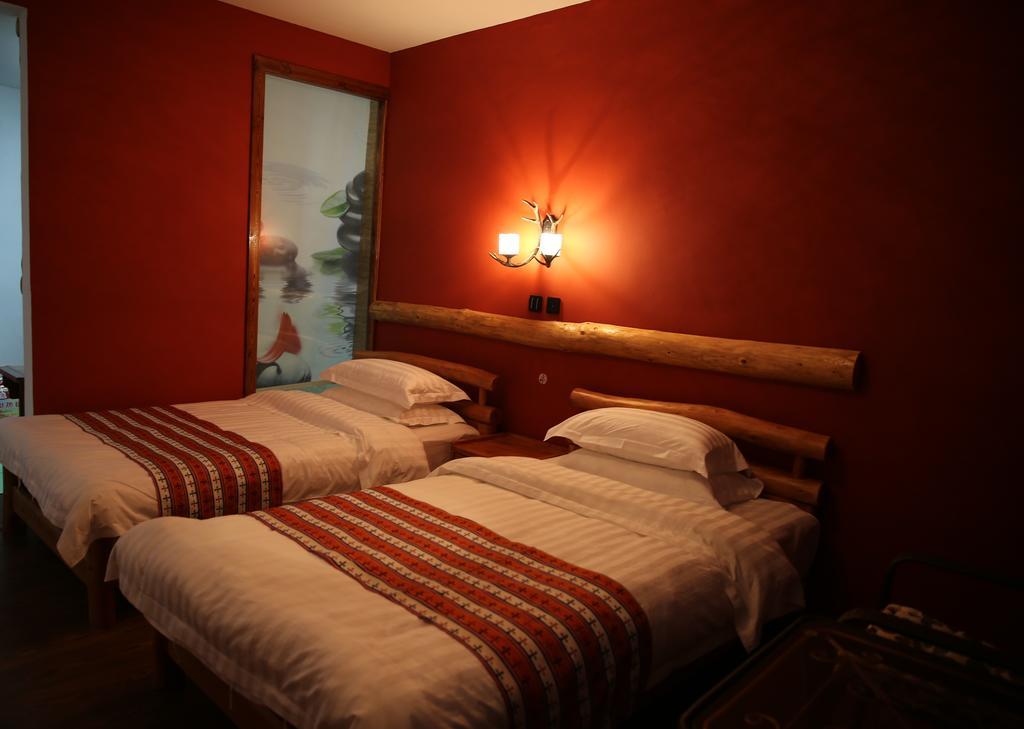 Nirvana Hotel, Restaurant & Bar Xiahe Extérieur photo